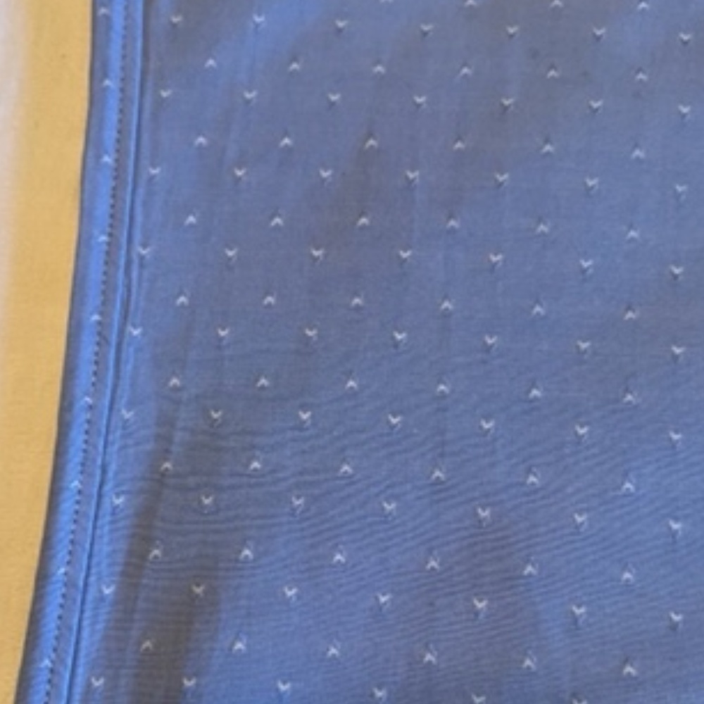 J Crew Dobby Weave Long-Sleeve Button Down! Size Small​​​​​​​​​​​​​​​ - Picture 3 of 5
